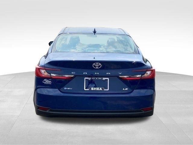 Toyota Camry Hybrid XLE 2025