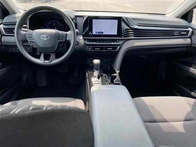 Toyota Camry Hybrid XLE 2025