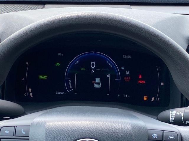 Toyota Camry Hybrid XLE 2025