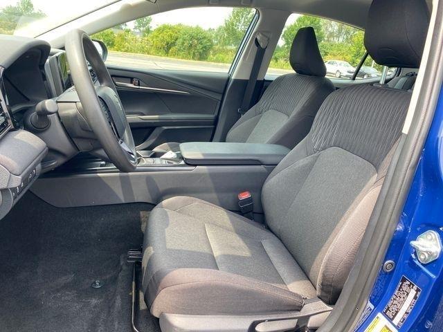 Toyota Camry Hybrid XLE 2025