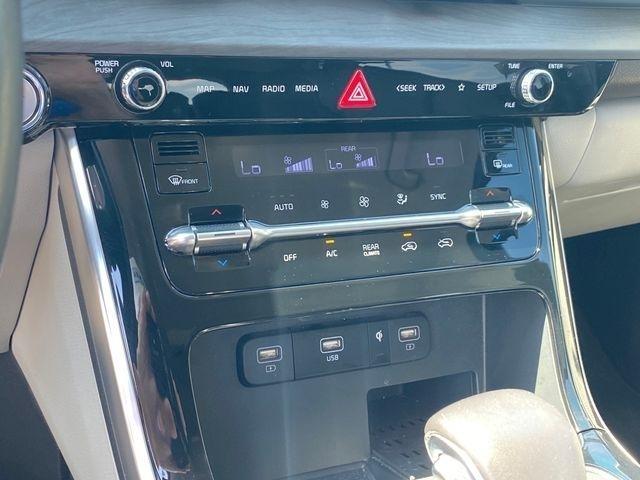Kia Carnival EX 2024