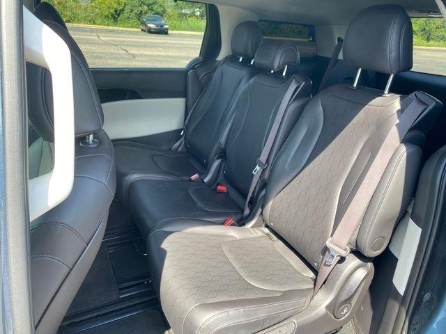 Kia Carnival EX 2024