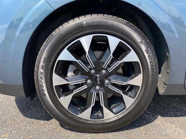 Kia Carnival EX 2024