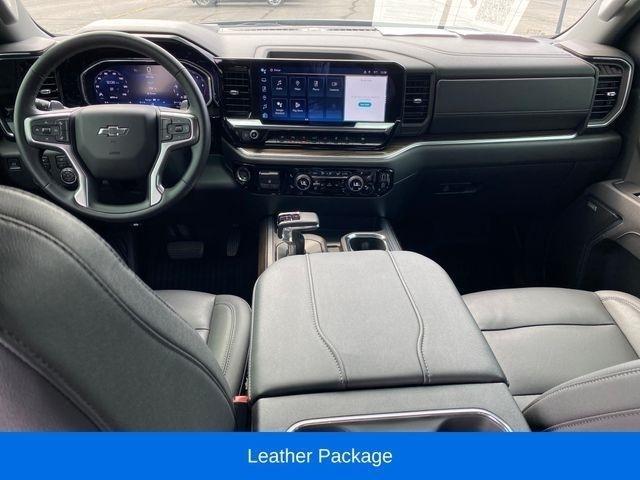 Chevrolet Silverado 1500 RST Crew Cab 4WD 2026