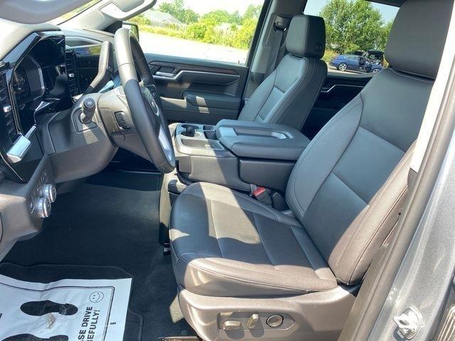 GMC Sierra 1500 SLT Crew Cab 4WD 2026