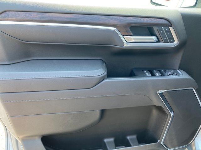 GMC Sierra 1500 SLT Crew Cab 4WD 2026