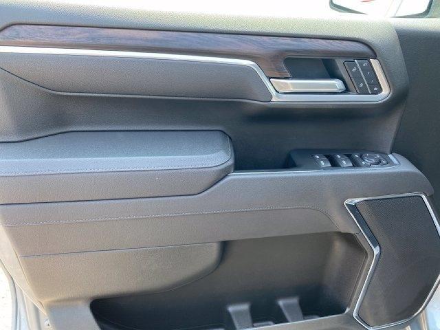 GMC Sierra 1500 SLT Crew Cab 4WD 2026