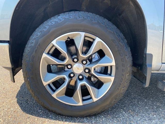 Chevrolet Silverado 1500 LT-L Crew Cab 4WD 2024