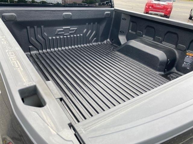 Chevrolet Silverado 1500 LT-L Crew Cab 4WD 2024