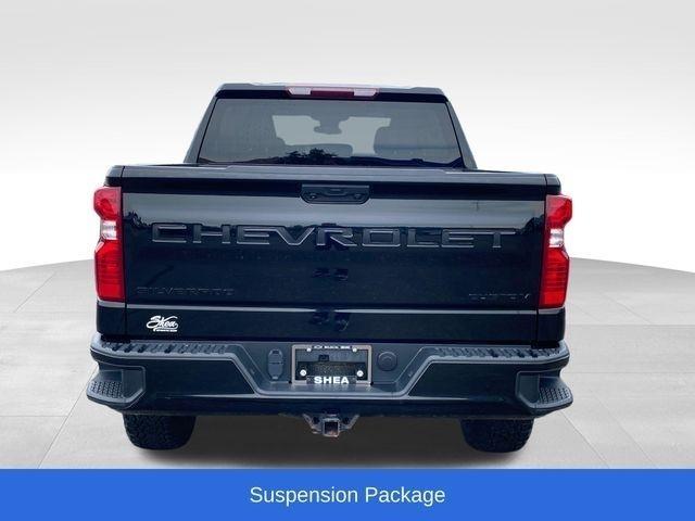 Chevrolet Silverado 1500 Trail Boss Custom Crew Cab 4WD 2023
