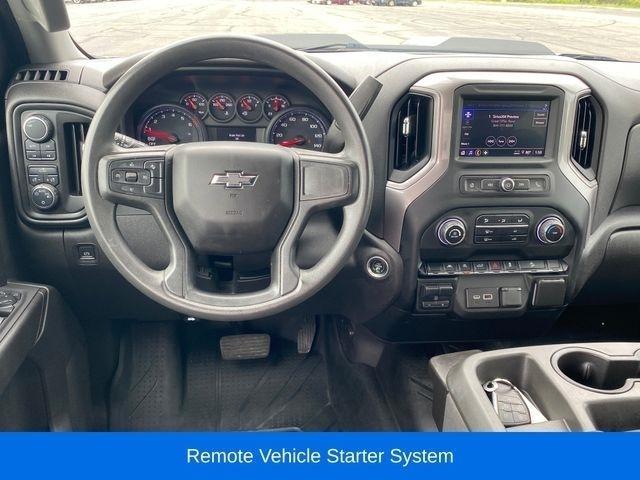 Chevrolet Silverado 1500 Trail Boss Custom Crew Cab 4WD 2023