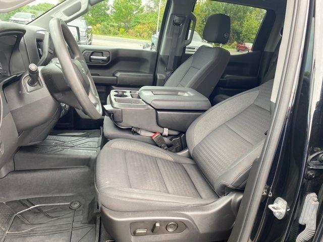 Chevrolet Silverado 1500 Trail Boss Custom Crew Cab 4WD 2023