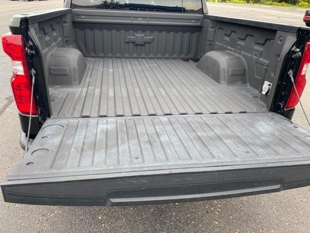 Chevrolet Silverado 1500 Trail Boss Custom Crew Cab 4WD 2023