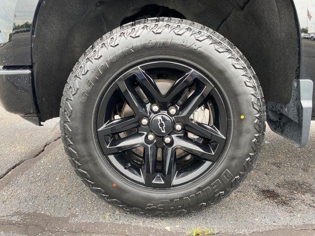 Chevrolet Silverado 1500 Trail Boss Custom Crew Cab 4WD 2023