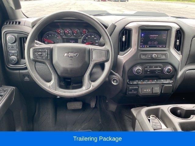 Chevrolet Silverado 1500 Trail Boss Custom Crew Cab 4WD 2023