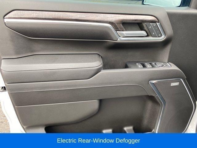 Chevrolet Silverado 1500 LTZ Crew Cab 4WD 2023