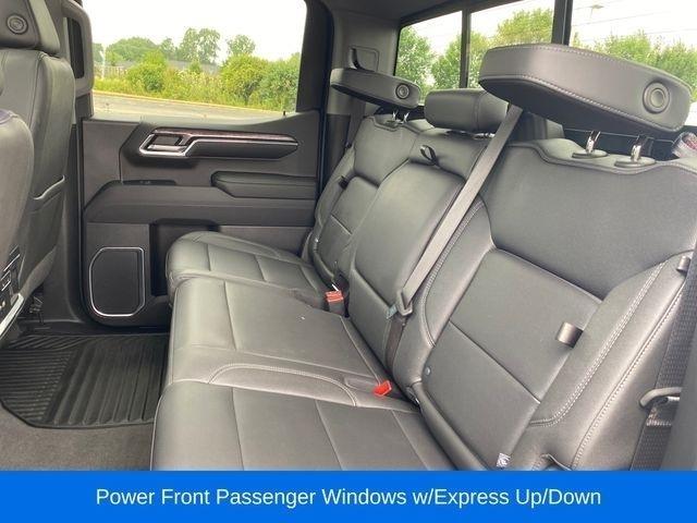 Chevrolet Silverado 1500 LTZ Crew Cab 4WD 2023