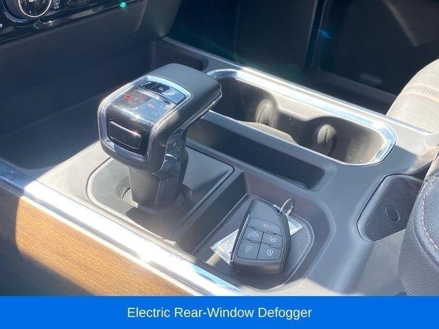 Chevrolet Silverado 1500 High Country Crew Cab 4WD 2025