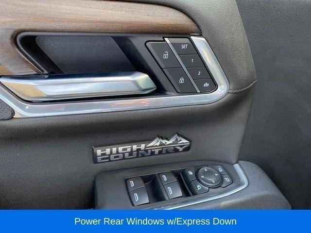 Chevrolet Silverado 1500 High Country Crew Cab 4WD 2025