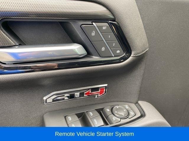GMC Sierra 1500 AT4 Crew Cab 4WD 2025