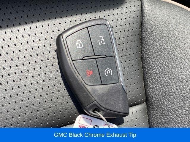 GMC Canyon Denali Crew Cab 4WD 2026