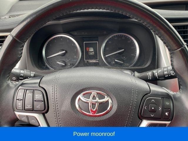 Toyota Highlander SE AWD V6 2019