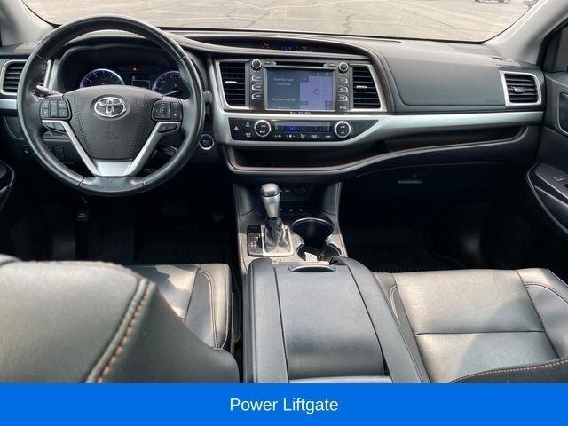Toyota Highlander SE AWD V6 2019