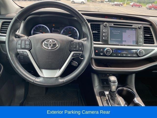 Toyota Highlander SE AWD V6 2019