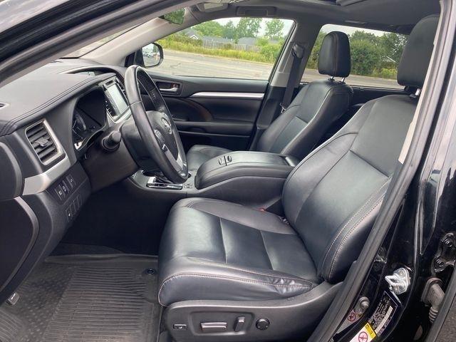Toyota Highlander SE AWD V6 2019