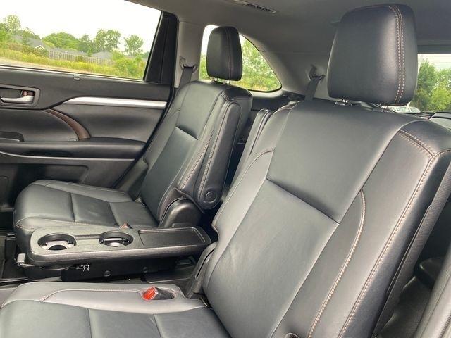 Toyota Highlander SE AWD V6 2019