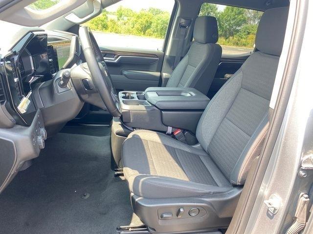 Chevrolet Silverado 1500 LT Crew Cab 4WD 2025