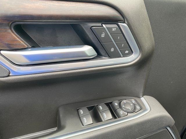 GMC Sierra 1500 SLT Crew Cab 4WD 2026