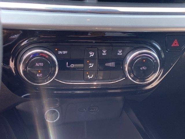 2025 Chevrolet Trax LT - Photo 12