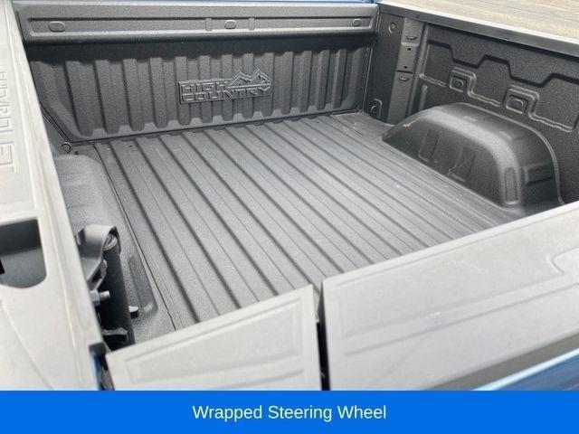 Chevrolet Silverado 1500 High Country Crew Cab 4WD 2024