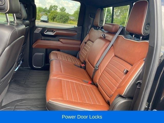 GMC Sierra 1500 Denali Ultimate Crew Cab 4WD 2023
