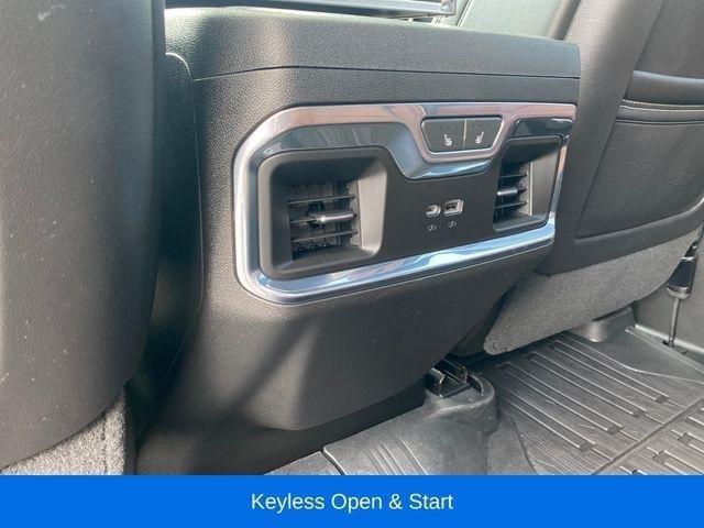 GMC Sierra 1500 Denali Ultimate Crew Cab 4WD 2023