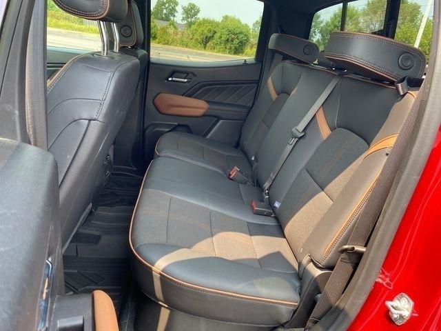 GMC Canyon AT4 Crew Cab 4WD 2024