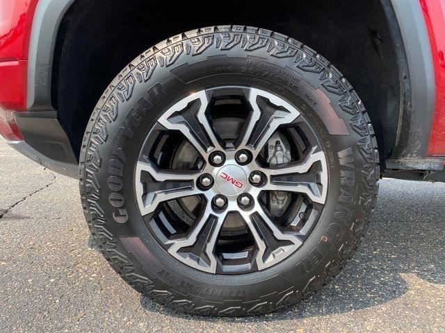 GMC Canyon AT4 Crew Cab 4WD 2024