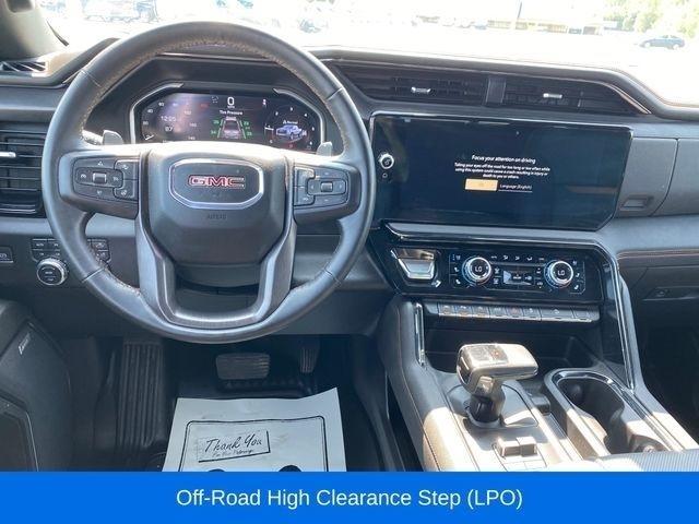 GMC Sierra 1500 AT4 Crew Cab 4WD 2024