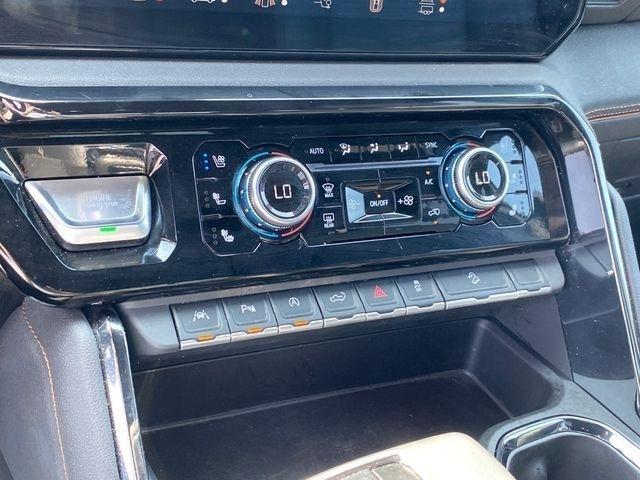 GMC Sierra 1500 AT4 Crew Cab 4WD 2024
