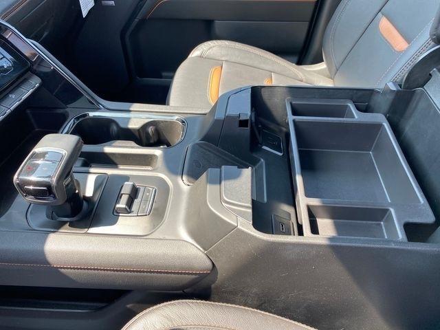 GMC Sierra 1500 AT4 Crew Cab 4WD 2024