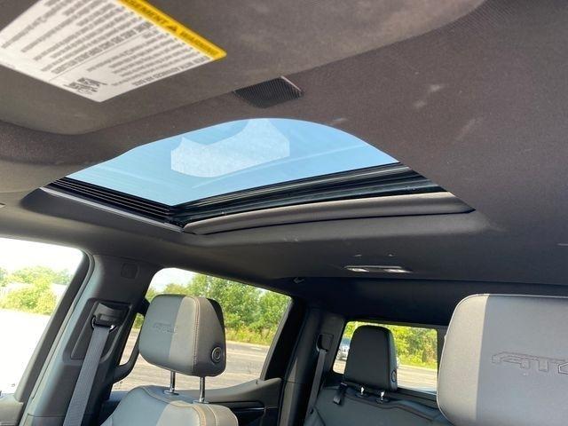 GMC Sierra 1500 AT4 Crew Cab 4WD 2024