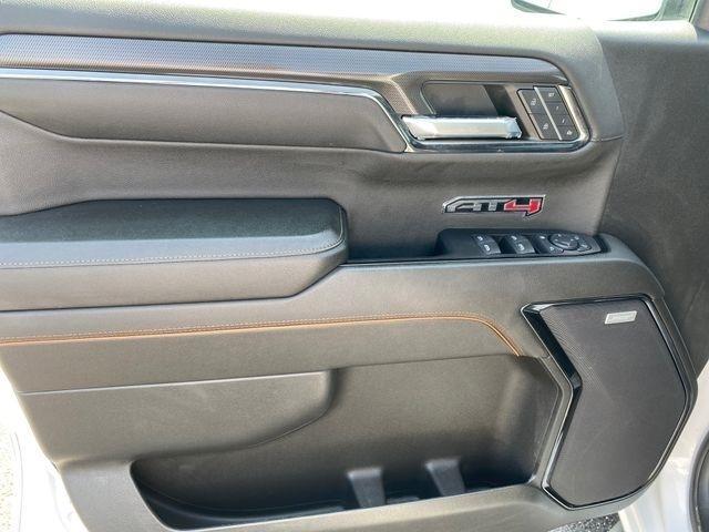 GMC Sierra 1500 AT4 Crew Cab 4WD 2024