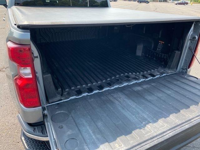 Chevrolet Silverado 1500 LT-L Crew Cab 4WD 2024