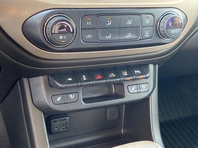 GMC Canyon Denali Crew Cab Long Box 4WD 2021