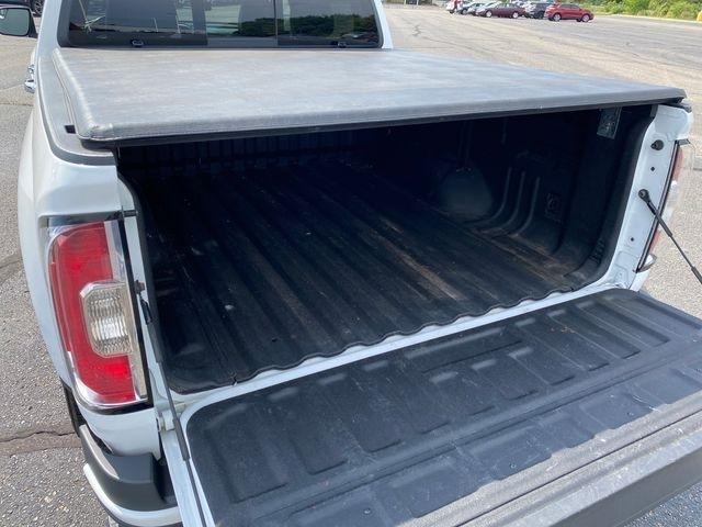GMC Canyon Denali Crew Cab Long Box 4WD 2021