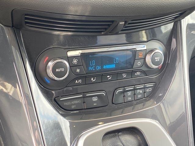 Ford Escape Titanium 4WD 2013