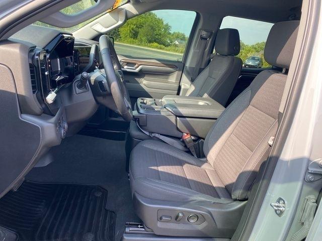 Chevrolet Silverado 1500 LT-L Crew Cab 4WD 2024