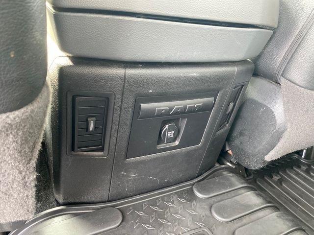 RAM 1500 SLT Crew Cab SWB 4WD 2018