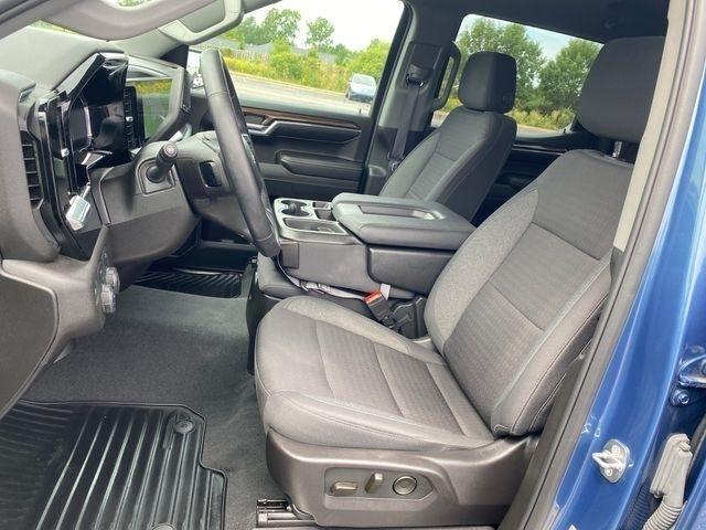 Chevrolet Silverado 1500 LT-L Crew Cab 4WD 2024